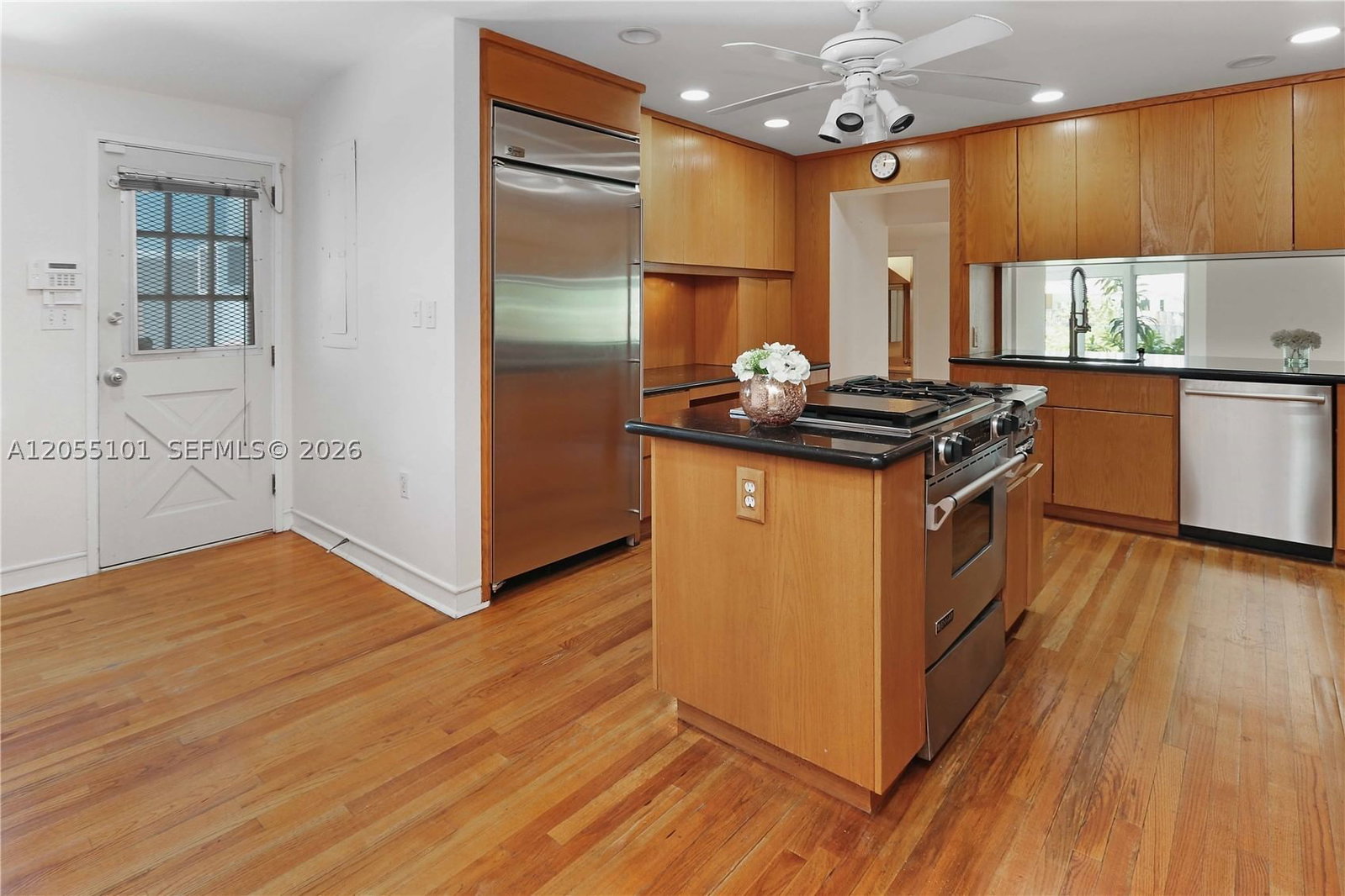 Real estate property located at 803 Southlake Dr, Broward, Hollywood Lakes Section, Hollywood, FL