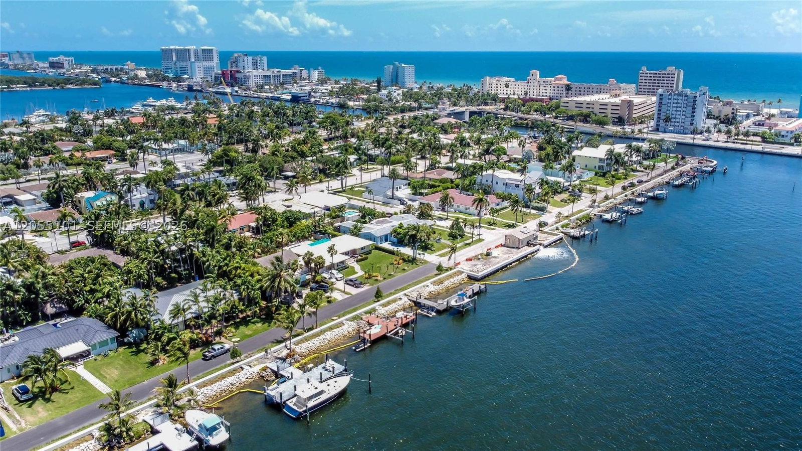 Real estate property located at 803 Southlake Dr, Broward, Hollywood Lakes Section, Hollywood, FL