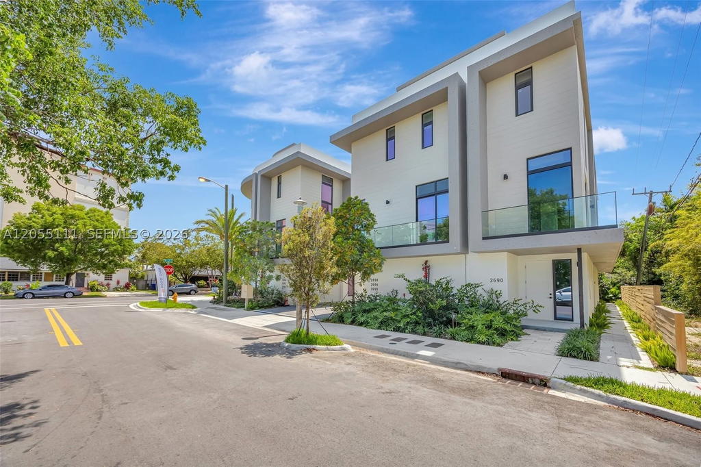 Real estate property located at 2692 25th Ave, Miami-dade, Caliza Townhouses, Miami, FL