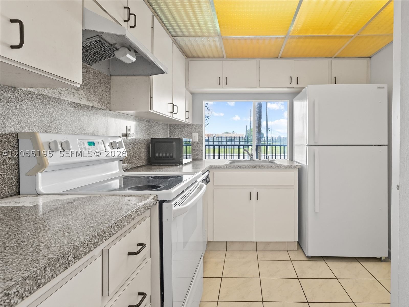 Real estate property located at 9401 4th St #104, Miami-dade, Versaille Gardens I Condo, Miami, FL