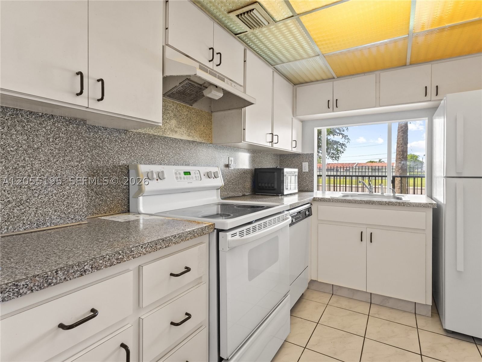 Real estate property located at 9401 4th St #104, Miami-dade, Versaille Gardens I Condo, Miami, FL