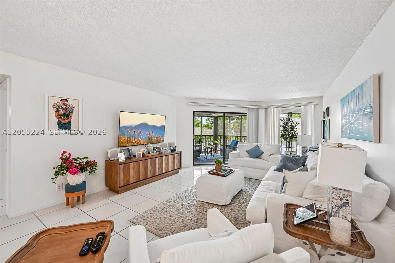 Real estate property located at 7468 Fairfax Dr #302, Broward, Fairfax Condominium, Tamarac, FL