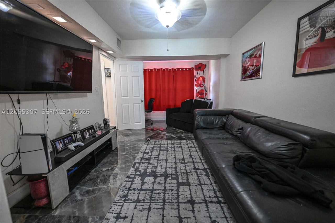 Real estate property located at 7400 1st Ct, Broward, Boulevard Heights Sec 12, Pembroke Pines, FL