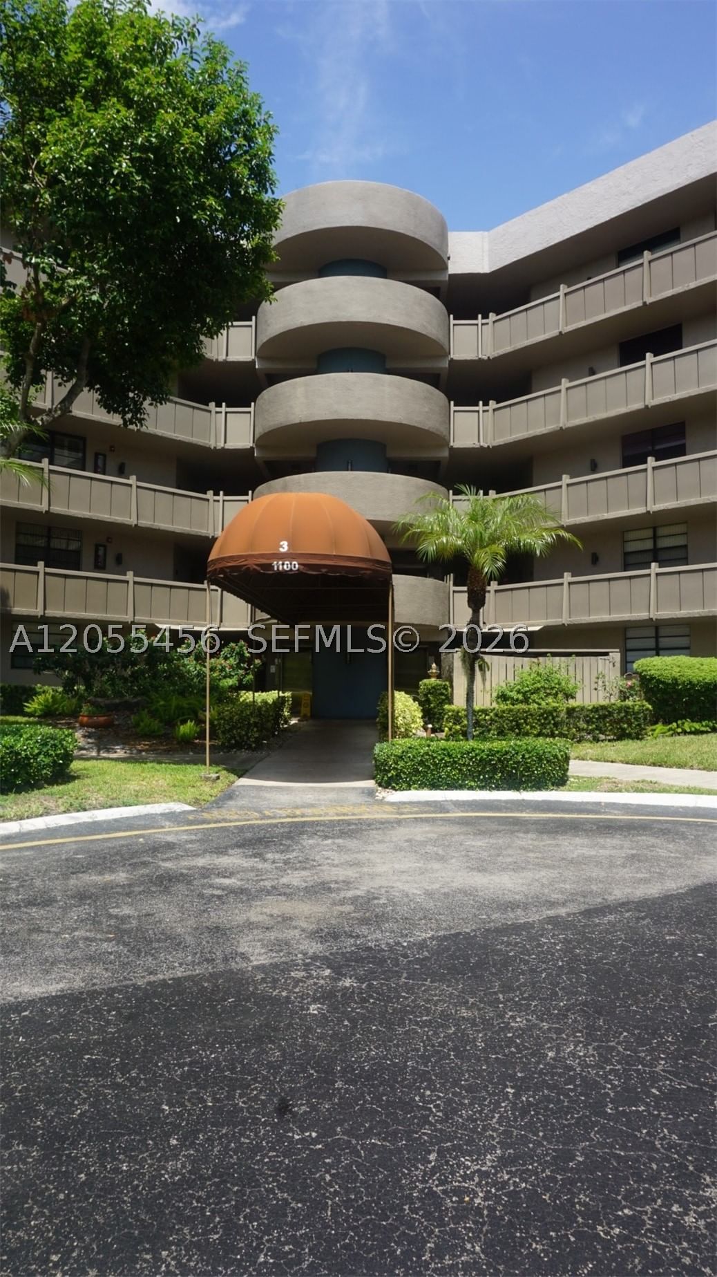 Real estate property located at 1100 Colony Point Cir #206, Broward, Colony Point 3 Condo, Pembroke Pines, FL