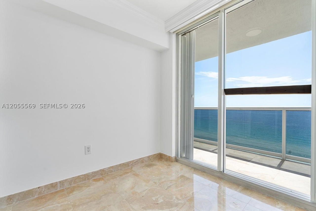 Real estate property located at 16711 Collins Ave #1207, Miami-dade, Sands Pointe Ocean Beach, Sunny Isles Beach, FL