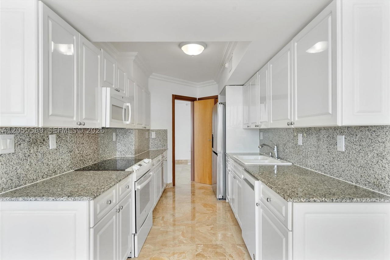 Real estate property located at 16711 Collins Ave #1207, Miami-dade, Sands Pointe Ocean Beach, Sunny Isles Beach, FL