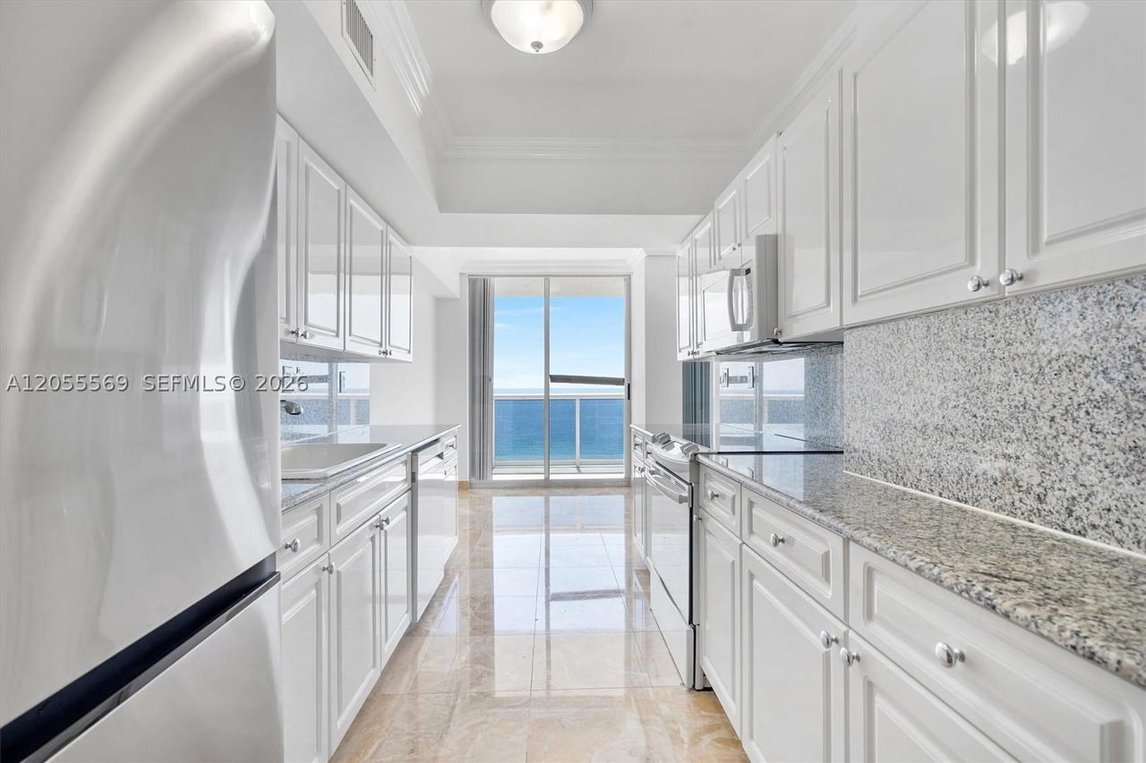 Real estate property located at 16711 Collins Ave #1207, Miami-dade, Sands Pointe Ocean Beach, Sunny Isles Beach, FL