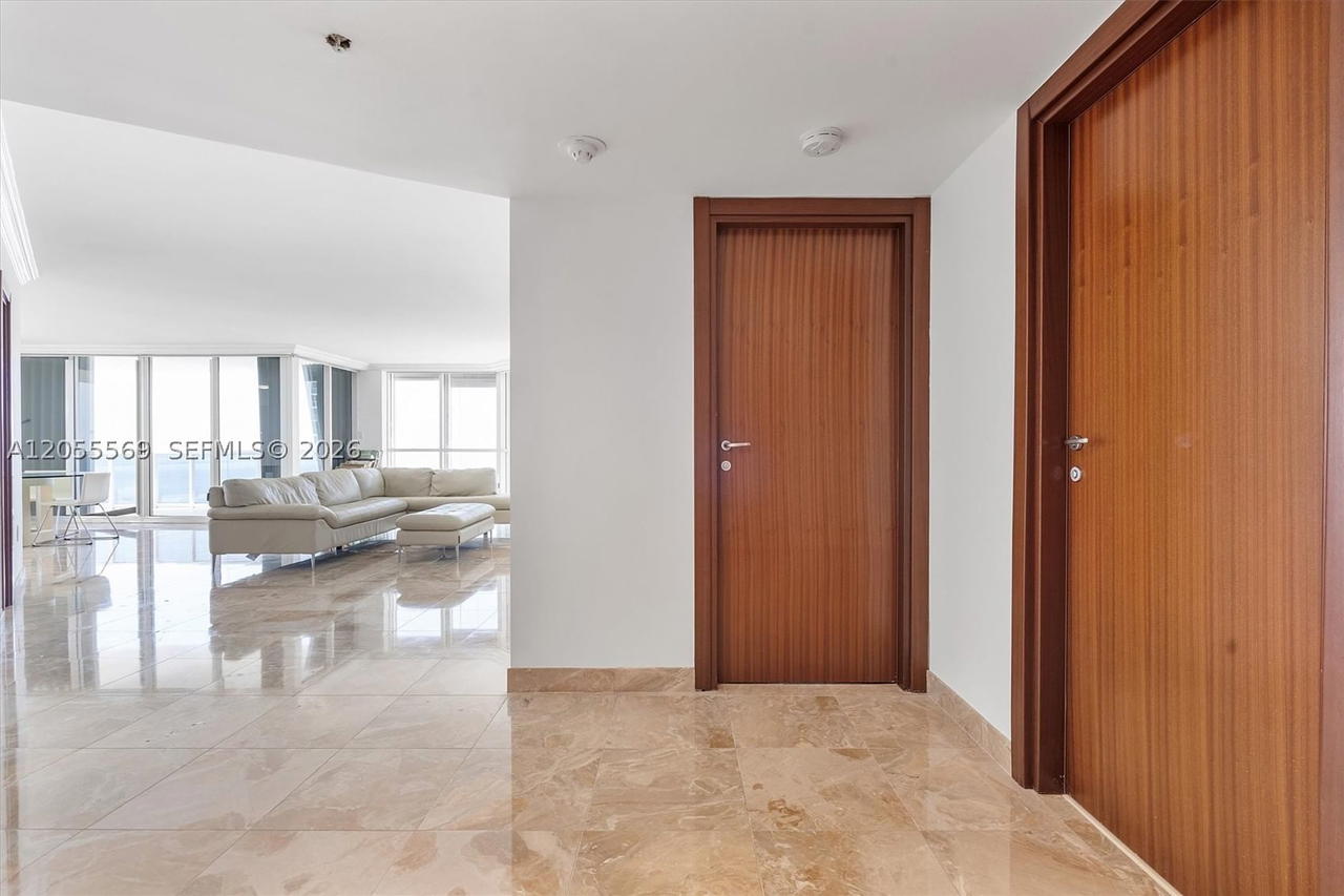 Real estate property located at 16711 Collins Ave #1207, Miami-dade, Sands Pointe Ocean Beach, Sunny Isles Beach, FL
