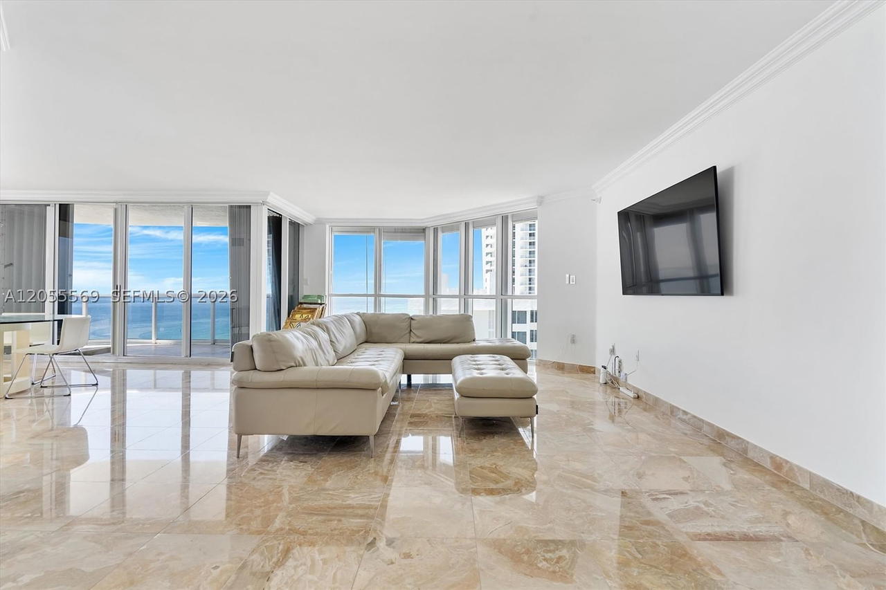 Real estate property located at 16711 Collins Ave #1207, Miami-dade, Sands Pointe Ocean Beach, Sunny Isles Beach, FL