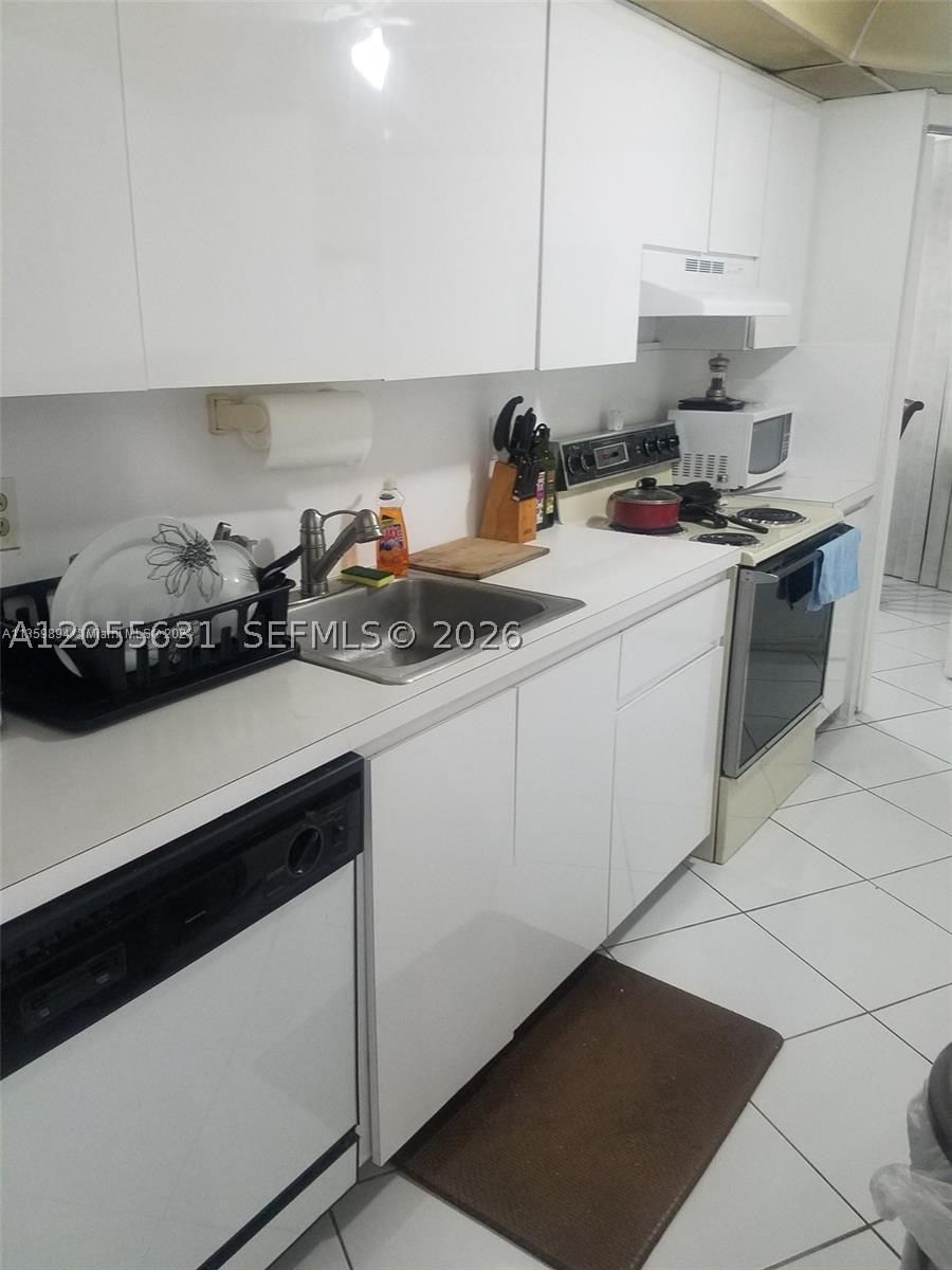 Real estate property located at 6921 Environ Blvd #4P, Broward, Environ I Condo 9, Lauderhill, FL