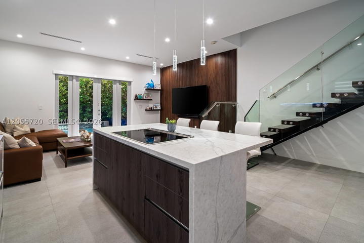 Real estate property located at 3073 Carter St #3073, Miami-dade, Lux At The Grove Condo Bl, Miami, FL