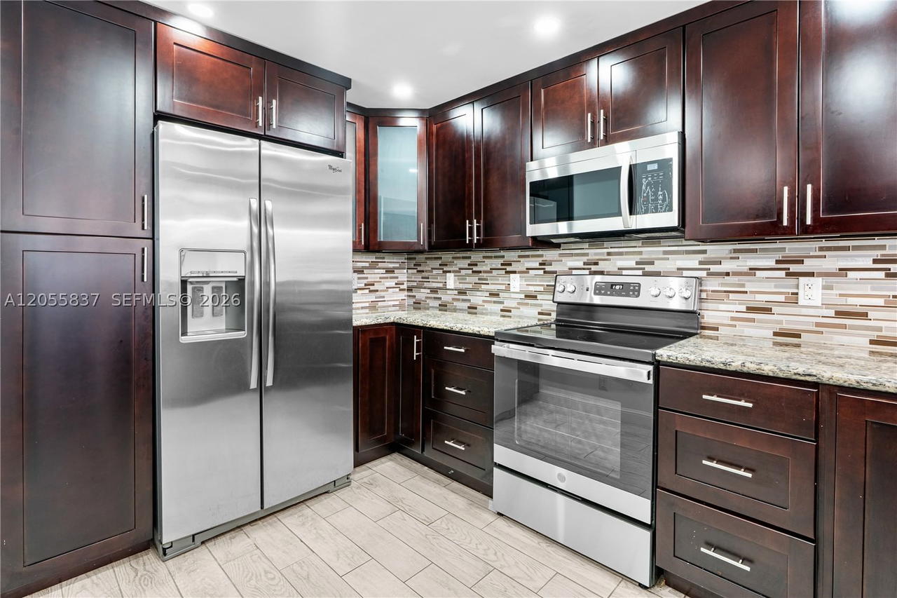 Real estate property located at 20379 Country Club Dr #433, Miami-dade, Coronado Condo- Tower Ii, Aventura, FL