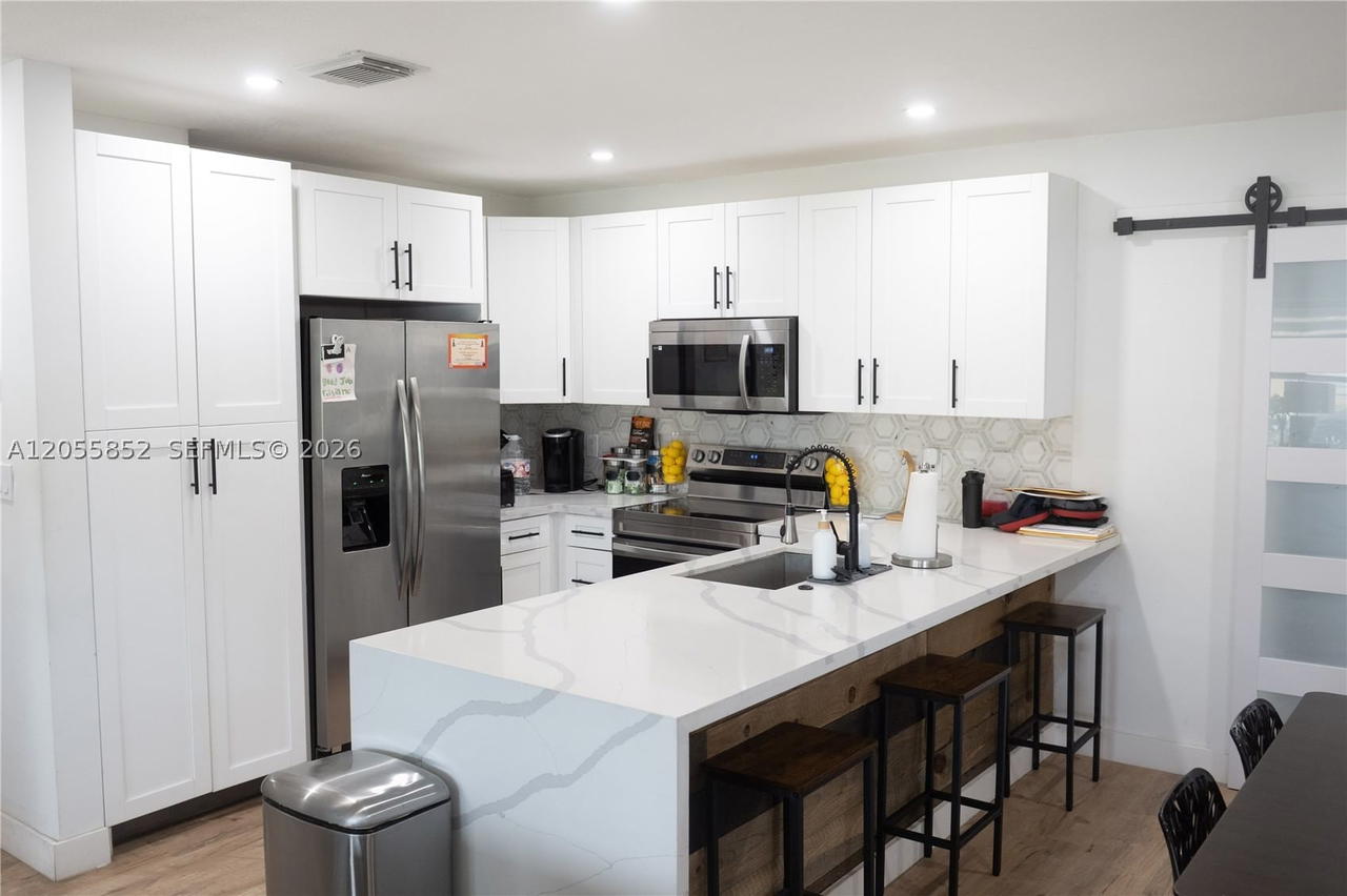Real estate property located at 7330 1st Ct, Broward, Boulevard Heights Sec 12, Pembroke Pines, FL