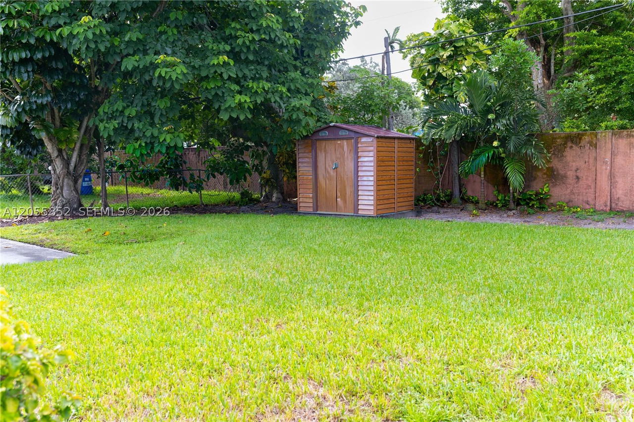 Real estate property located at 7330 1st Ct, Broward, Boulevard Heights Sec 12, Pembroke Pines, FL