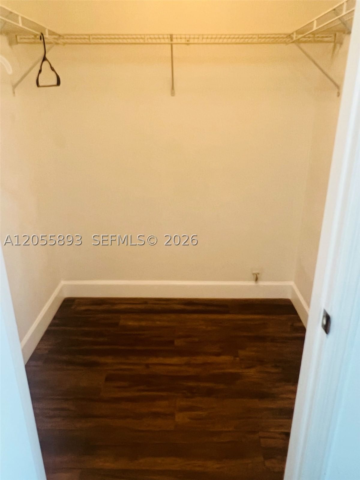 Real estate property located at 14951 Royal Oaks Ln #409, Miami-dade, The Oaks I Condo, North Miami, FL