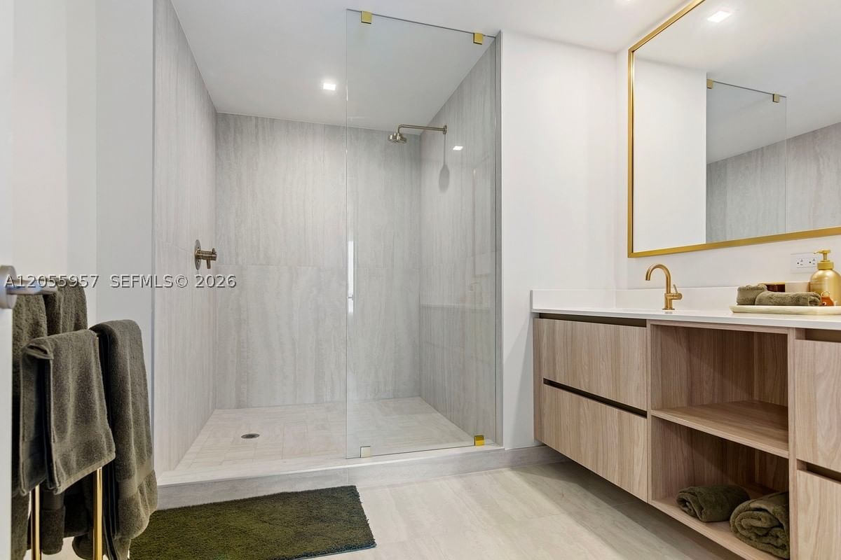 Real estate property located at 77 5th Street #3902, Miami-dade, Viceroy Brickell Condo, Miami, FL