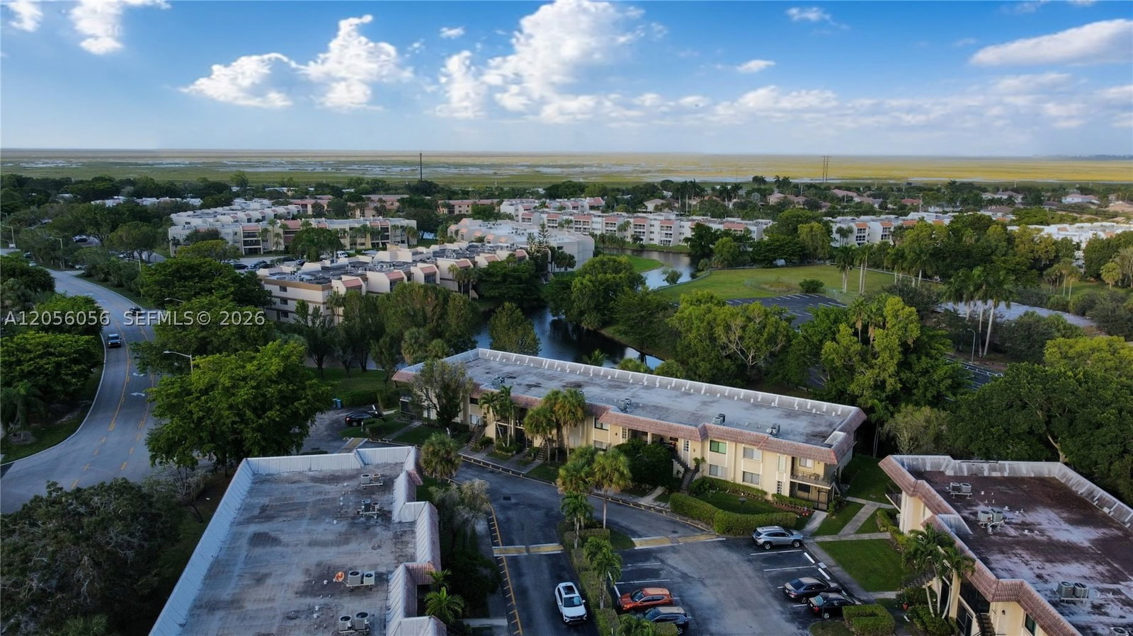 Real estate property located at 310 Lakeview Dr #105, Broward, Racquet Club Apts At Bona, Weston, FL