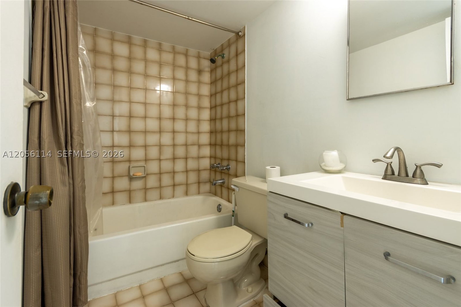 Real estate property located at 2055 122nd Ave #406, Miami-dade, International Towers Cond, Miami, FL