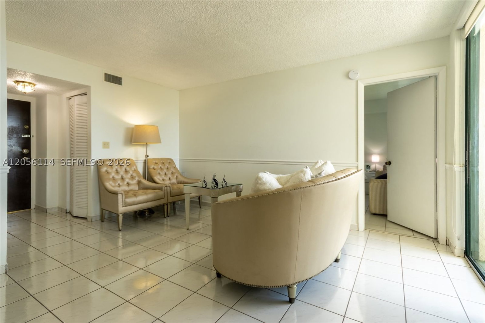 Real estate property located at 2055 122nd Ave #406, Miami-dade, International Towers Cond, Miami, FL