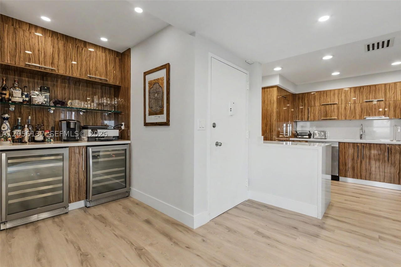 Real estate property located at 500 Bayview Dr #822, Miami-dade, Arlen House West Condo, Sunny Isles Beach, FL