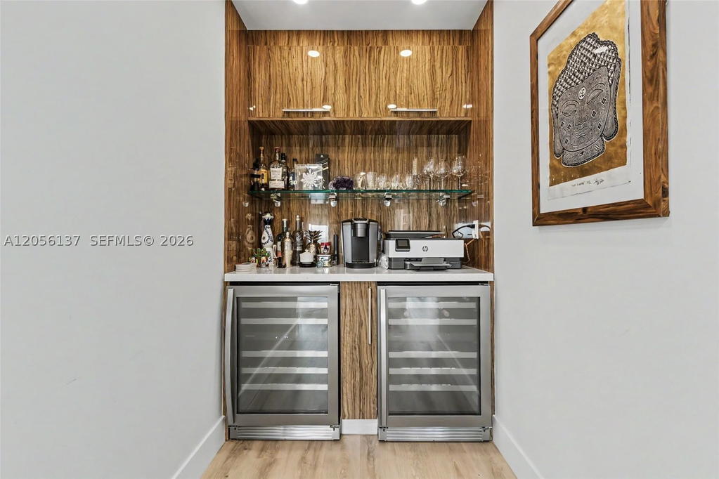 Real estate property located at 500 Bayview Dr #822, Miami-dade, Arlen House West Condo, Sunny Isles Beach, FL