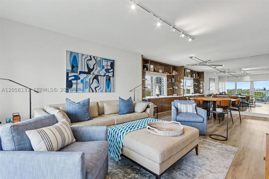 Real estate property located at 500 Bayview Dr #822, Miami-dade, Arlen House West Condo, Sunny Isles Beach, FL