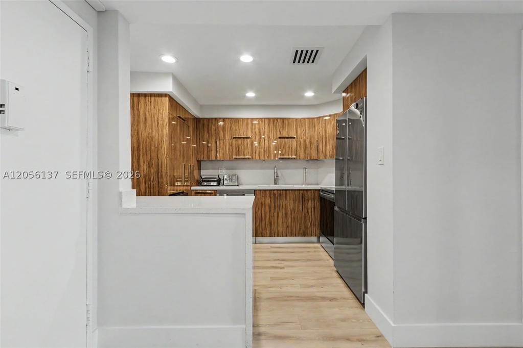 Real estate property located at 500 Bayview Dr #822, Miami-dade, Arlen House West Condo, Sunny Isles Beach, FL
