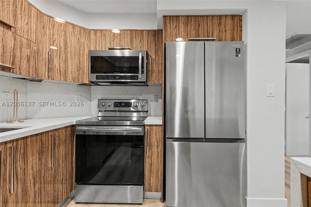 Real estate property located at 500 Bayview Dr #822, Miami-dade, Arlen House West Condo, Sunny Isles Beach, FL