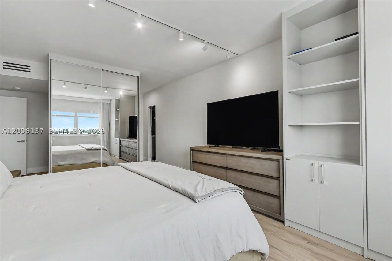 Real estate property located at 500 Bayview Dr #822, Miami-dade, Arlen House West Condo, Sunny Isles Beach, FL