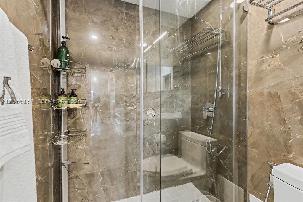 Real estate property located at 500 Bayview Dr #822, Miami-dade, Arlen House West Condo, Sunny Isles Beach, FL