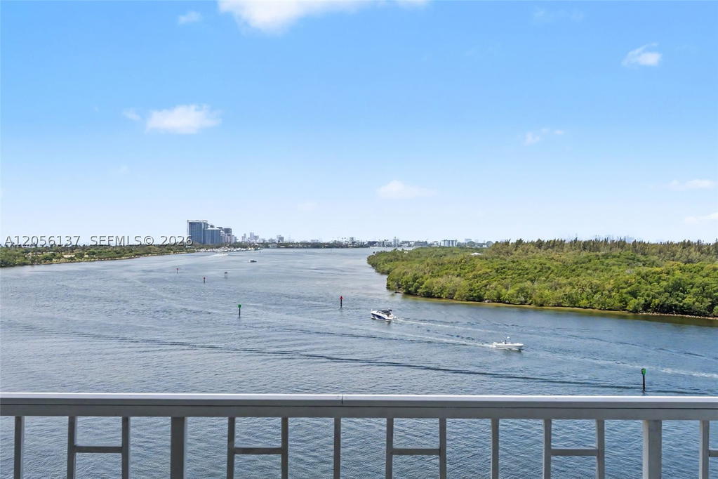 Real estate property located at 500 Bayview Dr #822, Miami-dade, Arlen House West Condo, Sunny Isles Beach, FL