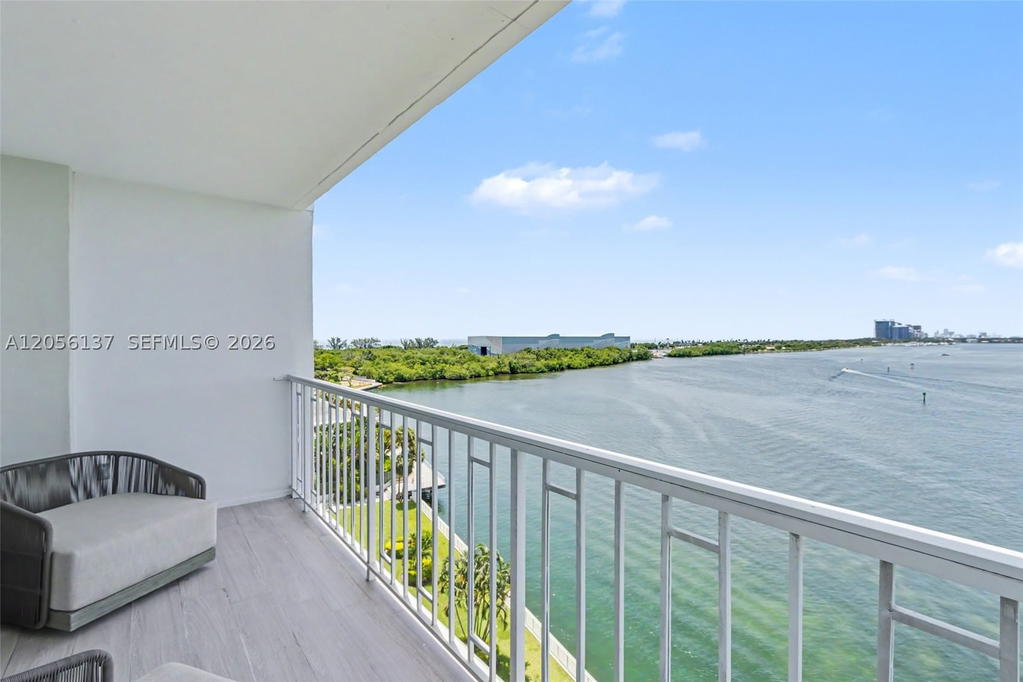 Real estate property located at 500 Bayview Dr #822, Miami-dade, Arlen House West Condo, Sunny Isles Beach, FL