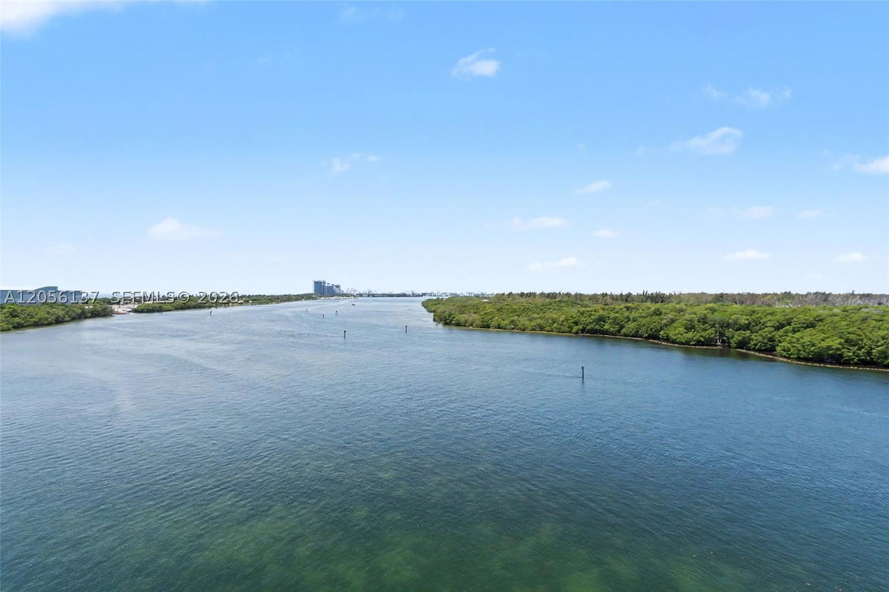 Real estate property located at 500 Bayview Dr #822, Miami-dade, Arlen House West Condo, Sunny Isles Beach, FL