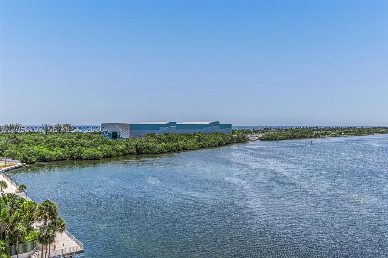 Real estate property located at 500 Bayview Dr #822, Miami-dade, Arlen House West Condo, Sunny Isles Beach, FL