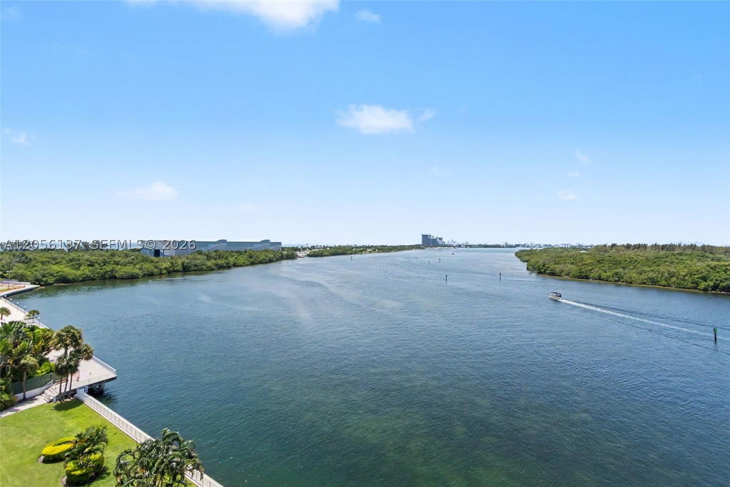 Real estate property located at 500 Bayview Dr #822, Miami-dade, Arlen House West Condo, Sunny Isles Beach, FL