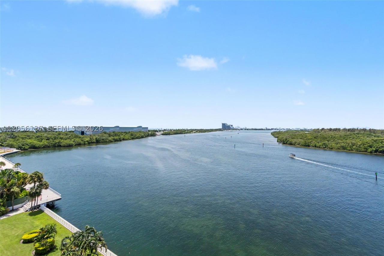 Real estate property located at 500 Bayview Dr #822, Miami-dade, Arlen House West Condo, Sunny Isles Beach, FL