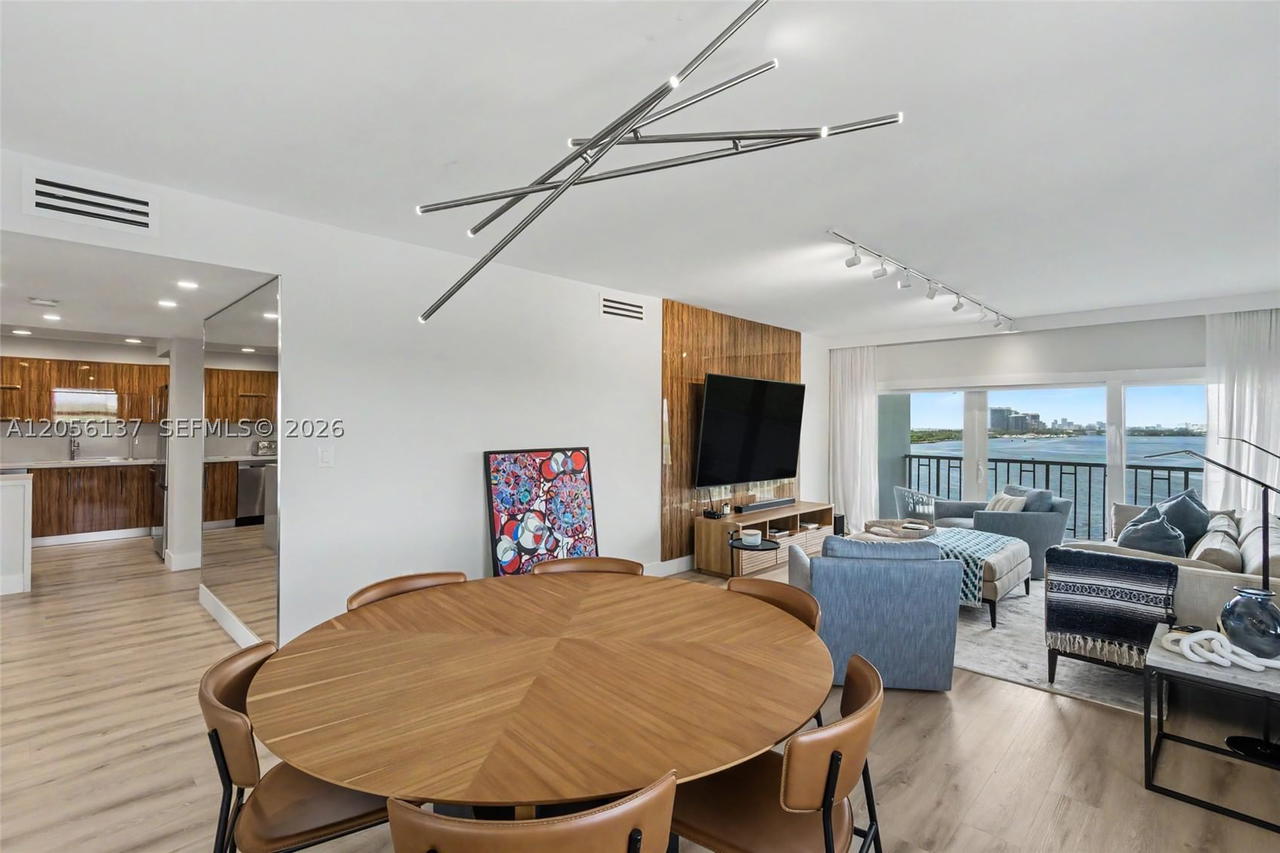 Real estate property located at 500 Bayview Dr #822, Miami-dade, Arlen House West Condo, Sunny Isles Beach, FL