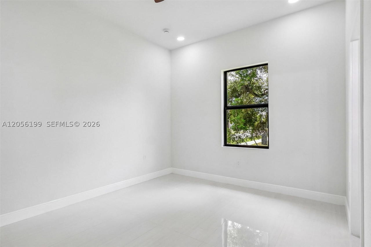 Real estate property located at 130 28th Ter, Broward, Broward Park 25-49 B, Fort Lauderdale, FL