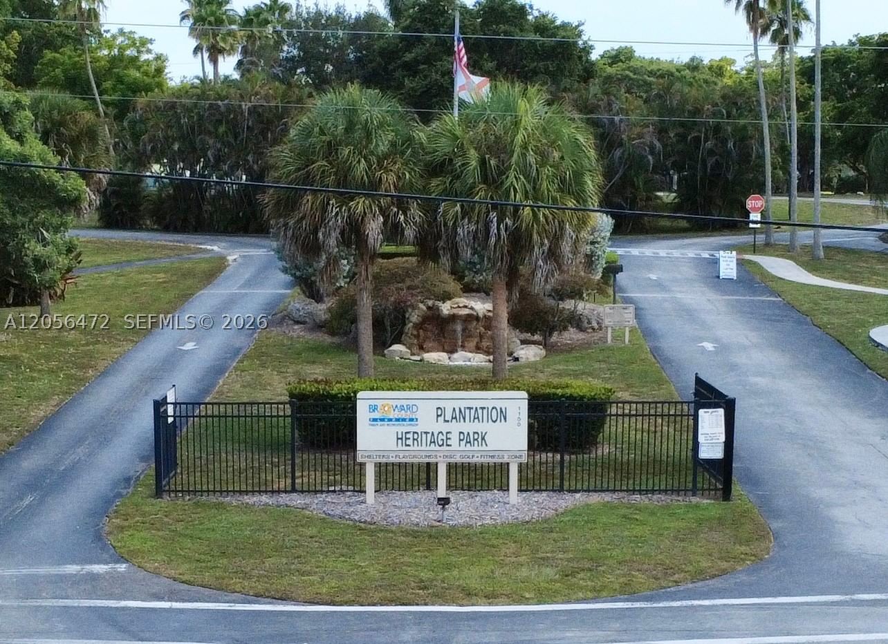 Real estate property located at 6481 13th St, Broward, Beaumont, Plantation, FL