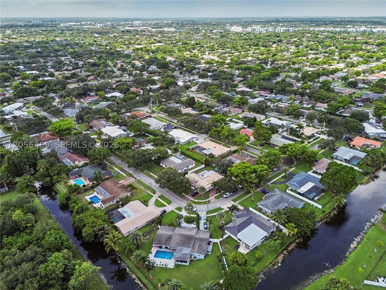 Real estate property located at 861 72nd Ave, Broward, Plantations Secluded Gard, Plantation, FL