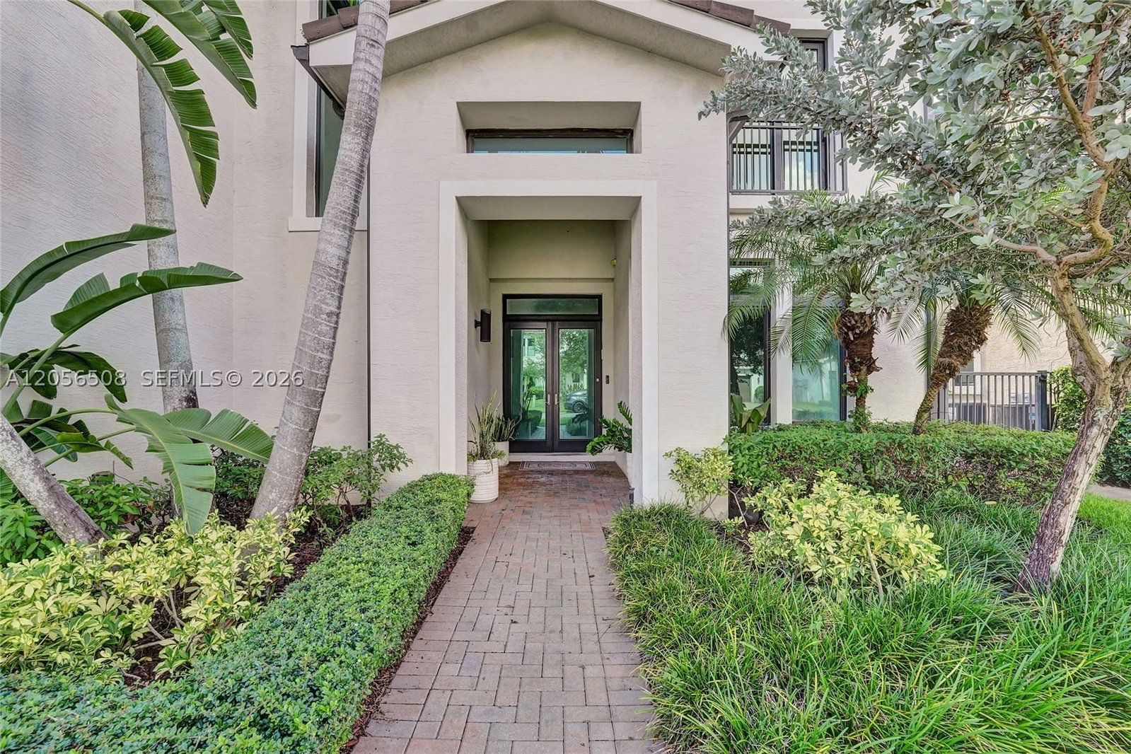 Real estate property located at 5742 Brookfield Cir E, Broward, Preserve At Emerald Hills, Hollywood, FL