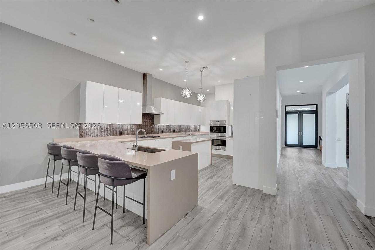Real estate property located at 5742 Brookfield Cir E, Broward, Preserve At Emerald Hills, Hollywood, FL