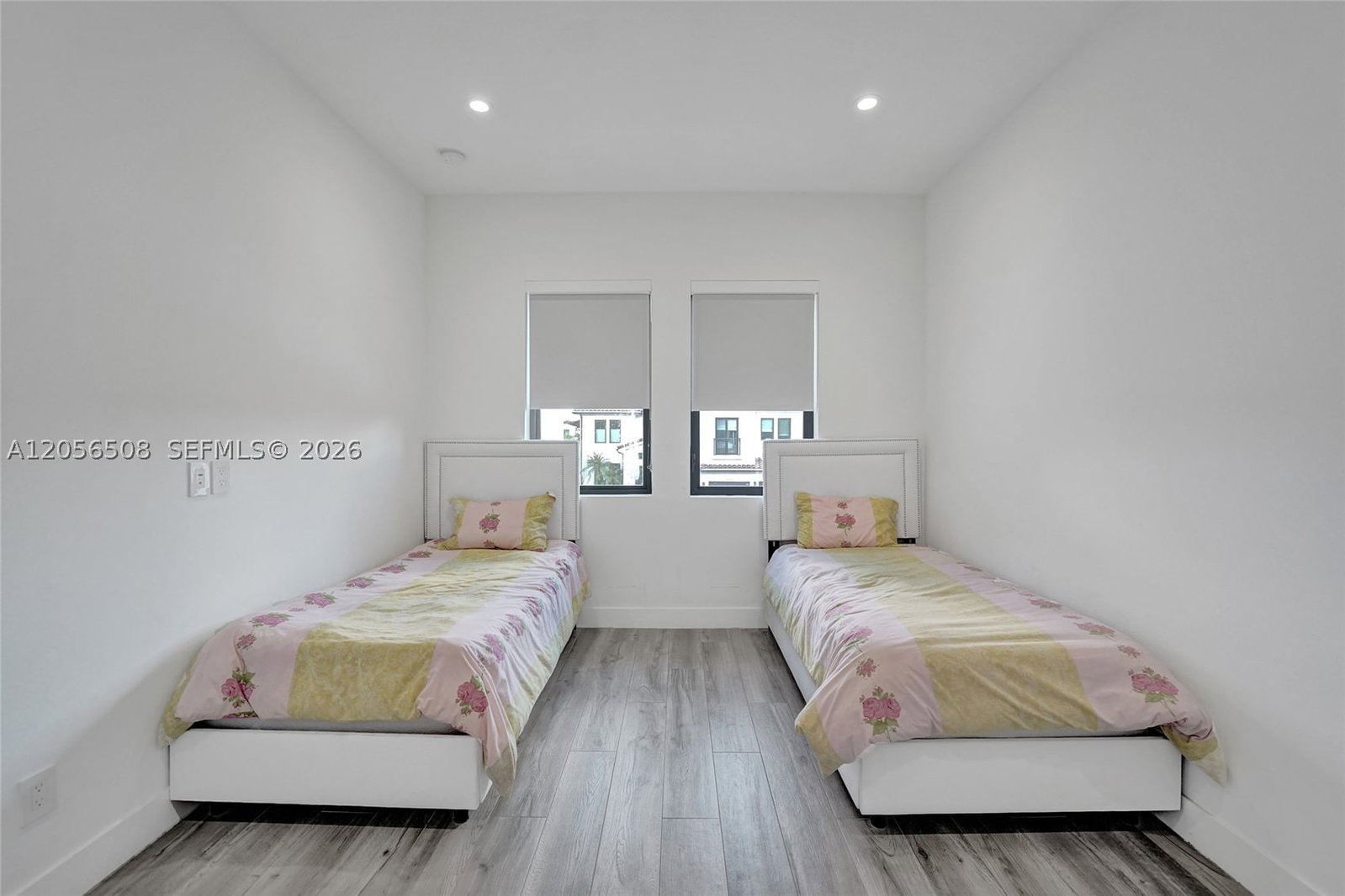 Real estate property located at 5742 Brookfield Cir E, Broward, Preserve At Emerald Hills, Hollywood, FL