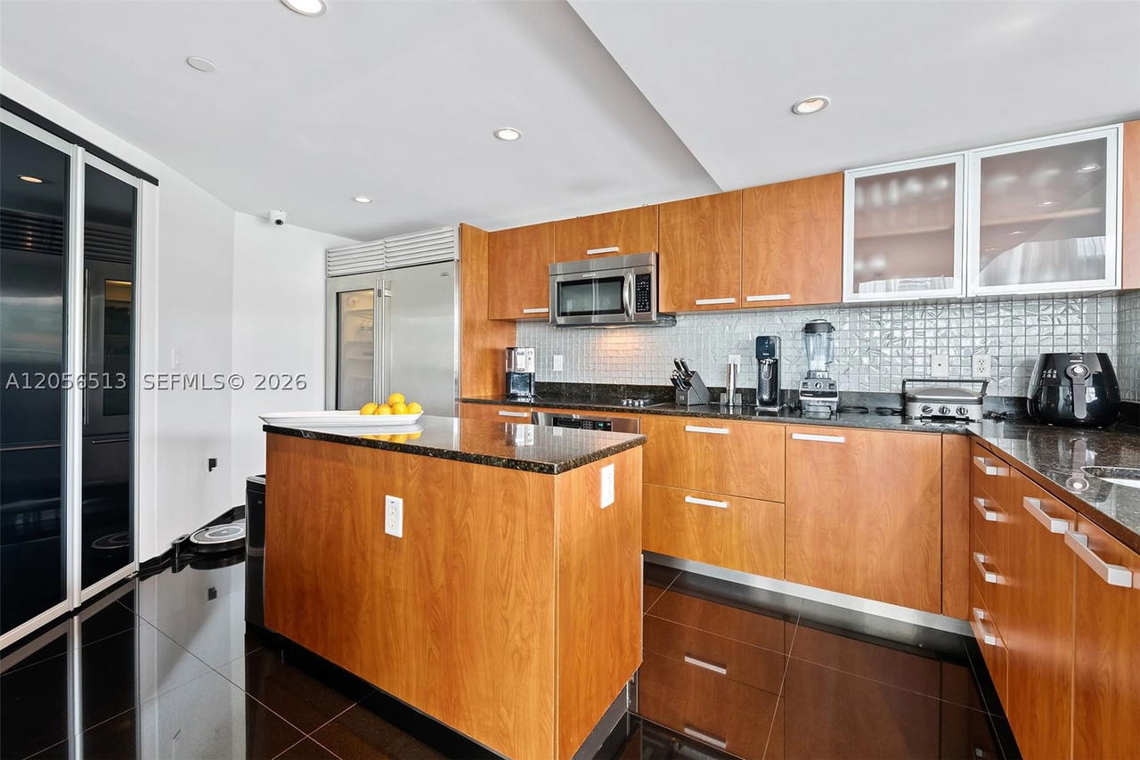 Real estate property located at 3131 188th St #1-301, Miami-dade, The Atrium At Aventura Co, Aventura, FL