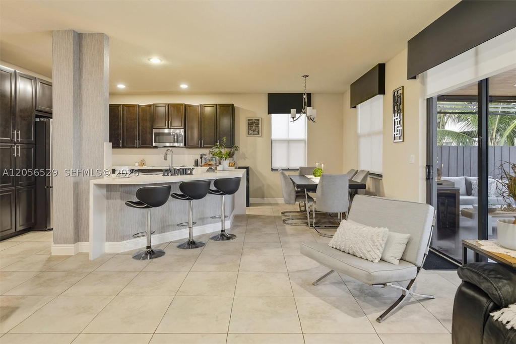 Real estate property located at 8870 99th Path, Miami-dade, Isles At Grand Bay, Doral, FL