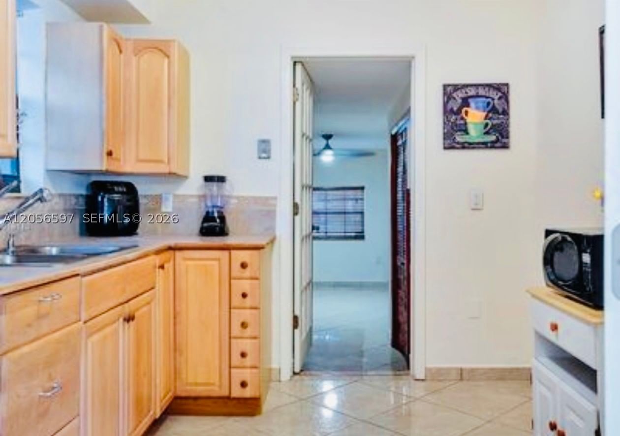 Real estate property located at 2424 21st Ter, Miami-dade, Silver Crest, Miami, FL