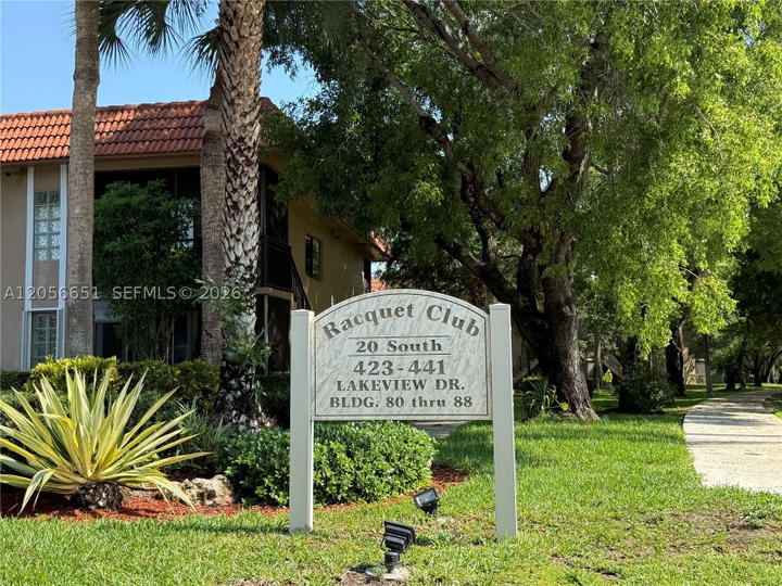 Real estate property located at 435 Lakeview Dr #201, Broward, Racquet Club Apartments A, Weston, FL