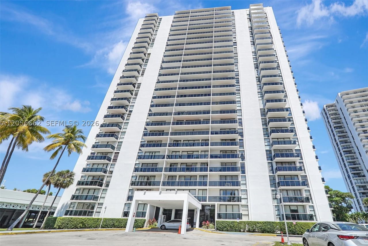 Real estate property located at 3675 Country Club Dr #2310, Miami-dade, Aventura Eldorado Condo, Aventura, FL