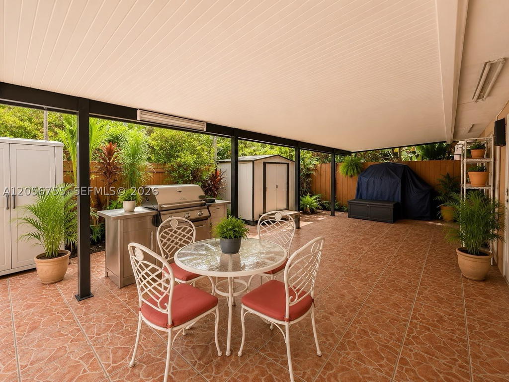 Real estate property located at 5941 20th Ln, Miami-dade, Michelle Jardins, Hialeah, FL