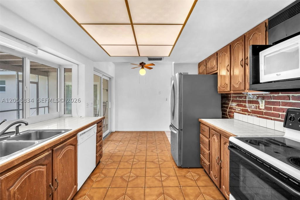 Real estate property located at 4770 70th Ter, Broward, Orange Acres, Davie, FL